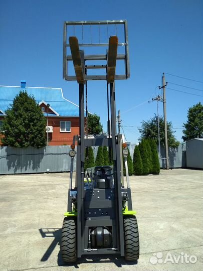 Вилочный погрузчик Zoomlion FD30, 2023