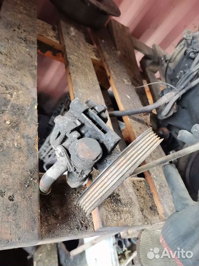 Насос гура Mitsubishi Lancer 9 IX 2.0