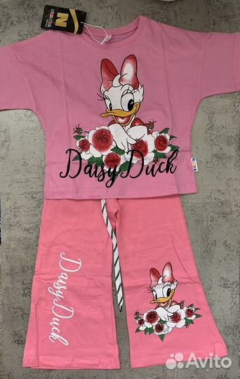 Комплект новой одежды для девочки 104 см