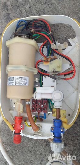 Водонагреватель проточный Ariston