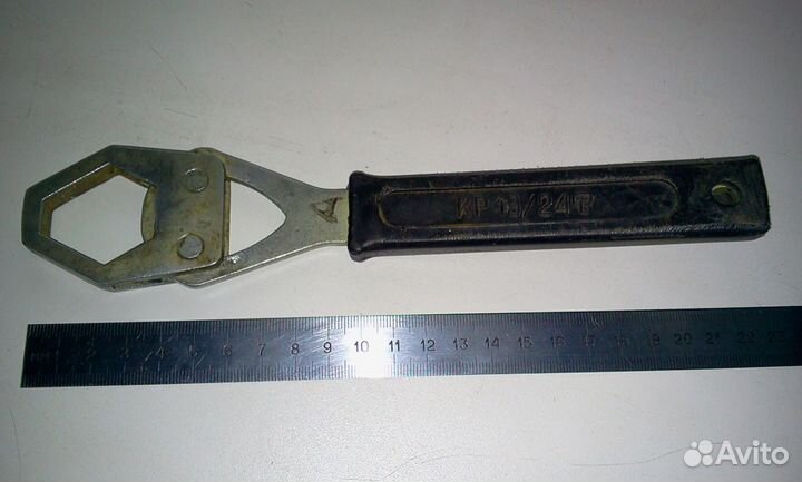 Ключи велосипедные и универсальный ключ