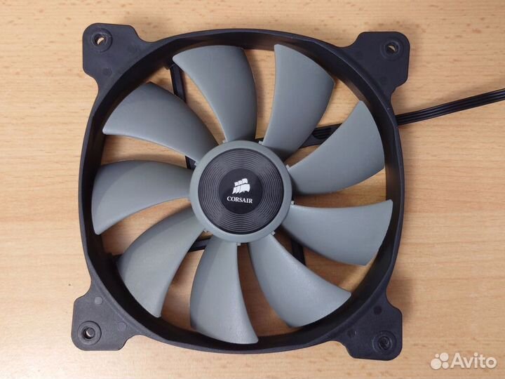 Вентилятор Corsair 140мм
