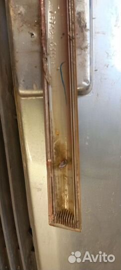 Молдинг передней левой двери Pontiac vibe