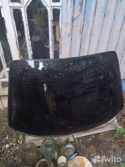 Заднее стекло на ауди 100с4