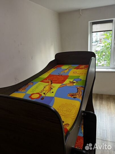 Кровать двухьярусная