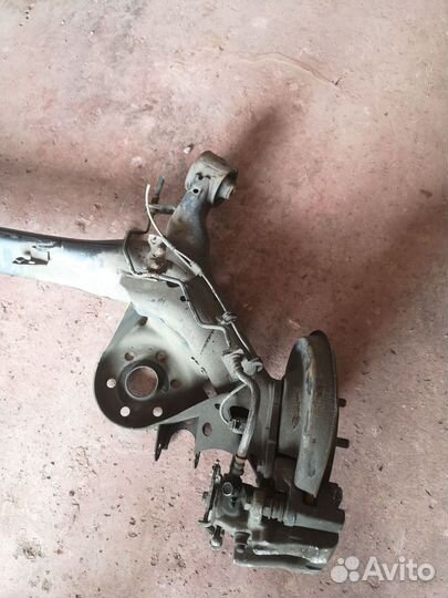 Балка подвески задняя toyota auris 2008 год