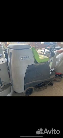 Уборка парковок складов поломоечными машинами