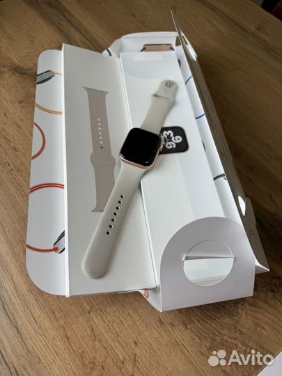 Часы Apple Watch SE 44mm