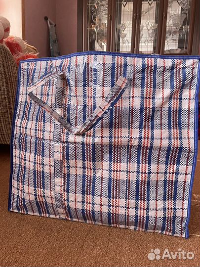 Пакет с детскими вешами