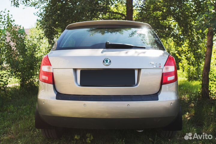 Накладка на бампер Skoda Fabia 2 (07-14) RA