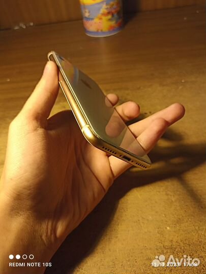 iPhone 8, 64 ГБ