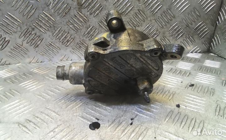 Насос вакуумный Volvo V70