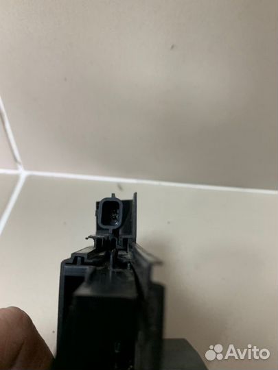 Замок боковой двери задний левый Renault Duster 2