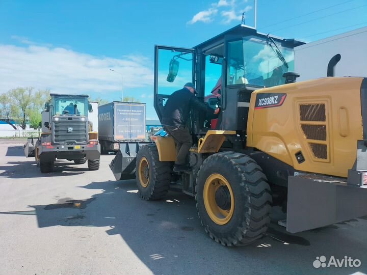 Фронтальный погрузчик XCMG XC938, 2024