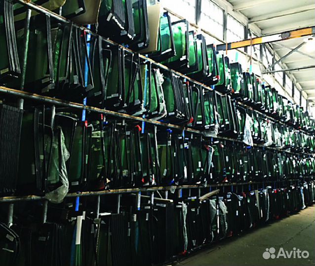 Стекло боковое опускное для Toyota правый руль