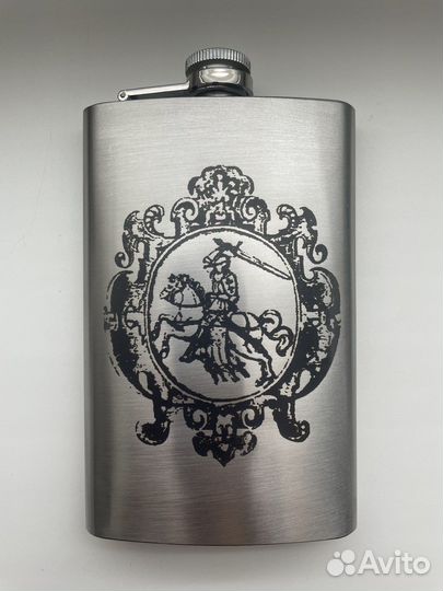 Фляжка с индивидуальной гравировкой