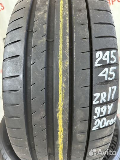 Michelin Pilot Sport 4 245/45 R17 99Y