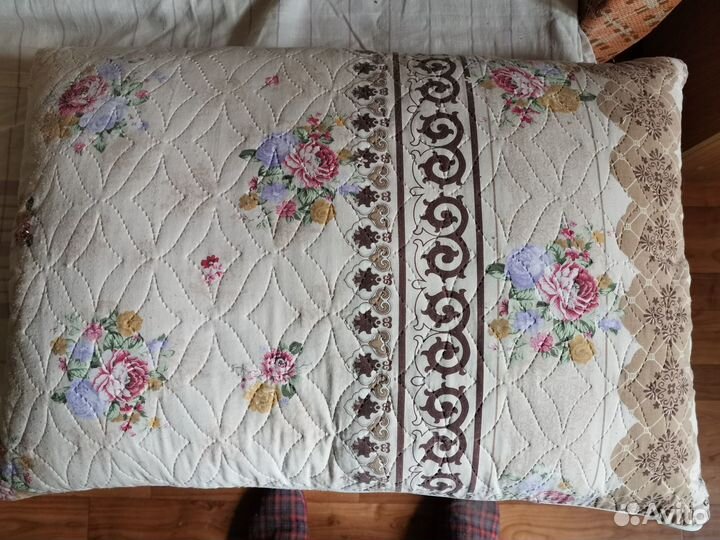 Подушки б/у с наволочками