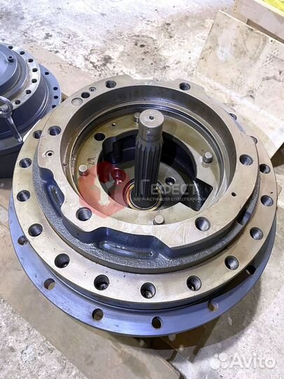 Редуктор хода EC290BLR 14704139