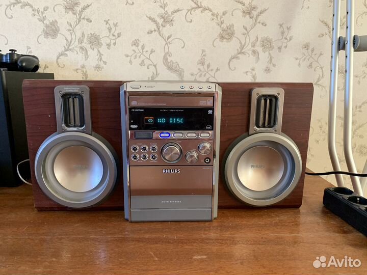 Музыкальный центр philips MCM760
