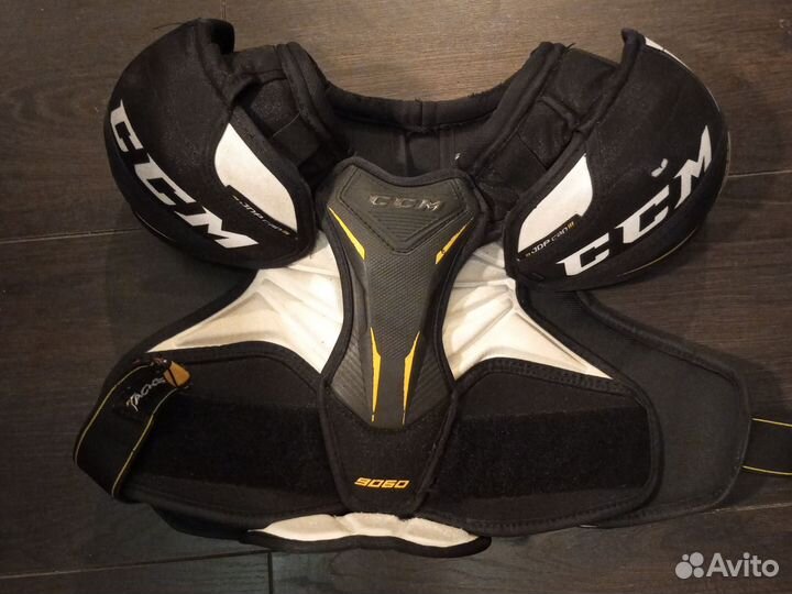 Нагрудник хоккейный ccm