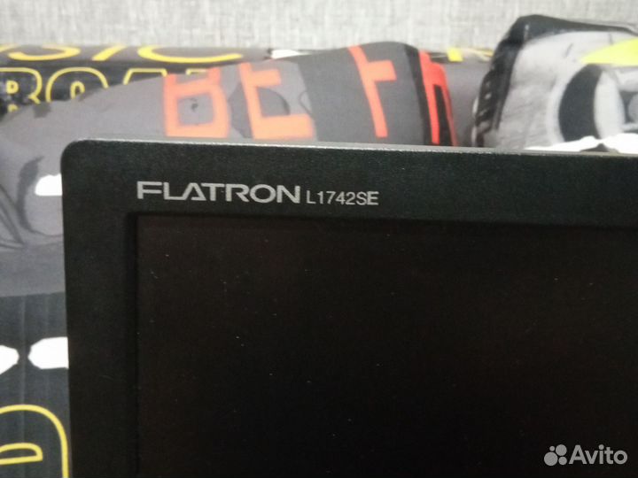 Монитор LG L1742SE