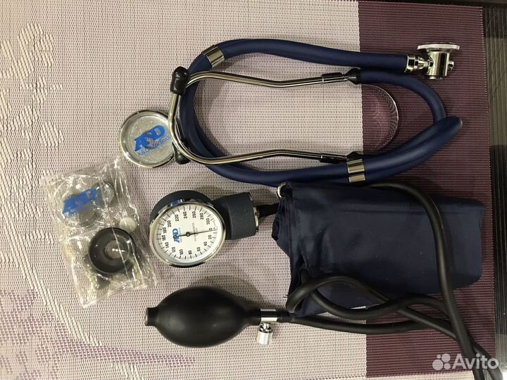 Профессиональный механический тонометр AND UA-200