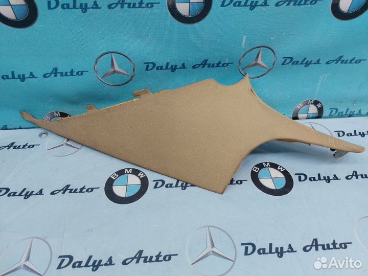 Обшивки стоек задние Mercedes-Benz E-Class W211