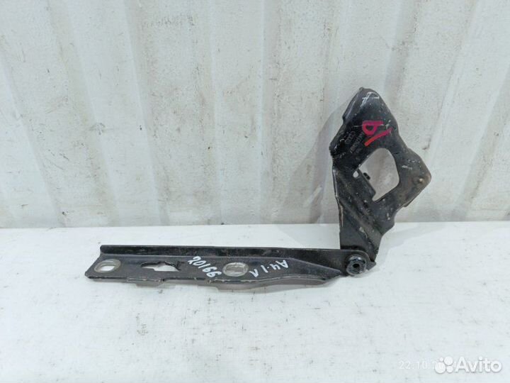 Петля капота левая Audi A4 B8 1.8 CJE 2014