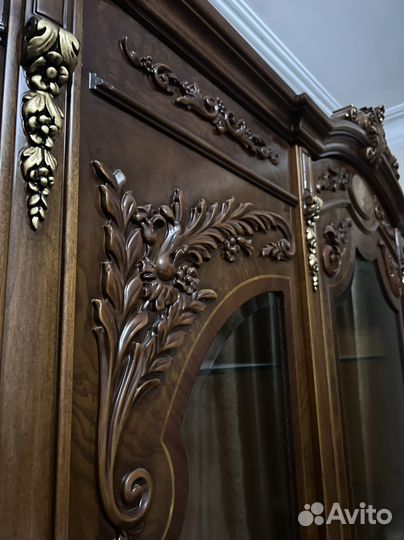 Буфеты и серванты