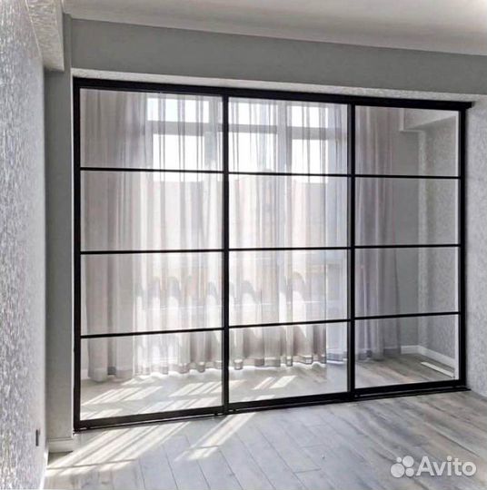 Раздвижная перегородка с матовым стеклом