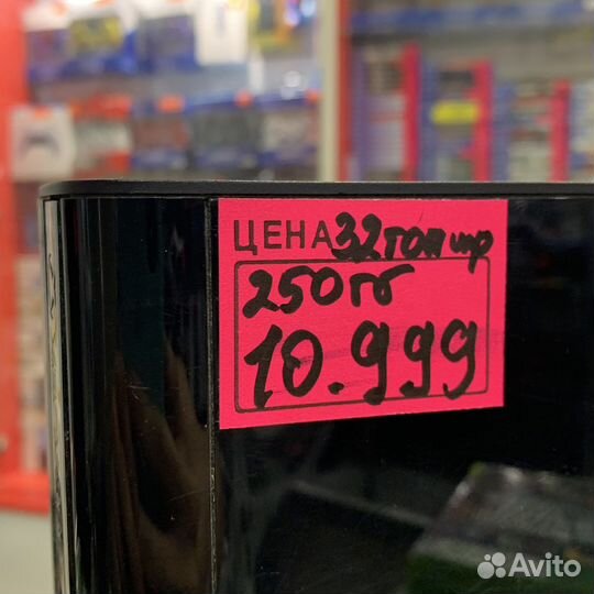 Xbox 360 Е 250 gb + 30 игр