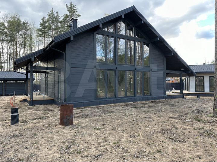 Коттедж 275 м² на участке 13,8 сот.