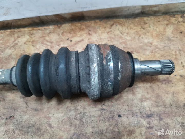 Привод передний левый Opel Astra H универсал 1.6