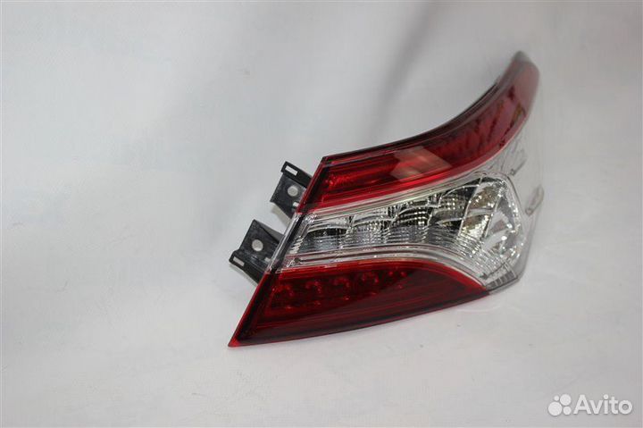 Фонарь задний LED правый Toyota Camry V70 V75