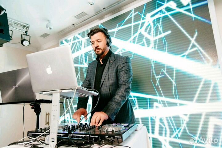 Диджей, dj, звукорежиссер