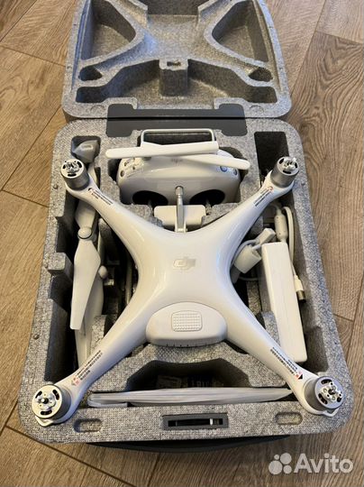 Квадрокоптер dji phantom 4 pro