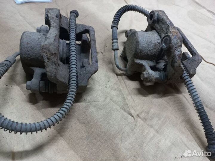 Суппорта задняя Ssangyong Kyron внедорожник 2.0