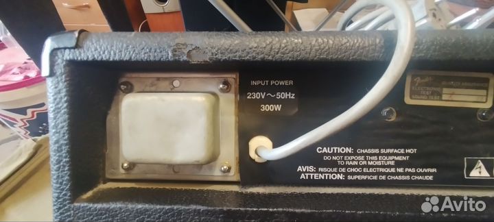 Басовый комбоусилитель fender BXR