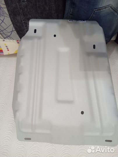 Алюминевая броня бензобака Рено Дастер