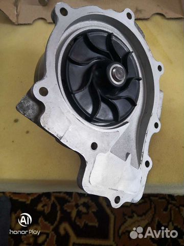 Помпа на мерседес OM 651