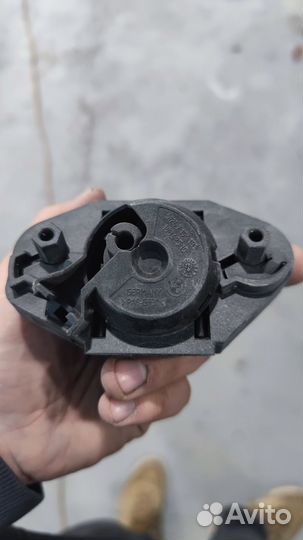 Личинка замка багажника bmw 7 f01