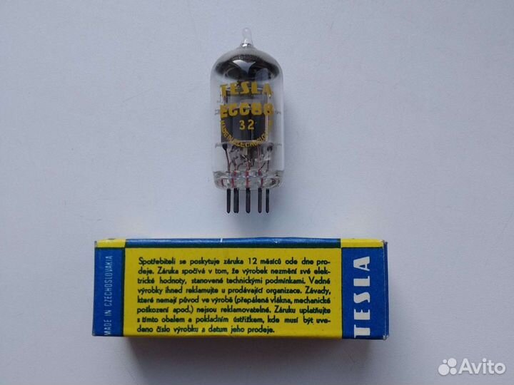 Радиолампа Tesla ECC88