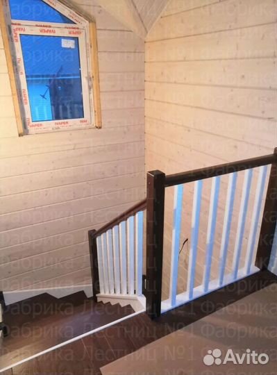 Лестница на металлическом каркасе