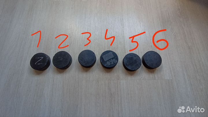 Шайбы хоккейные