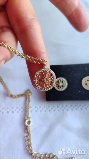 Комплект бижутерии Кулон на цепочке и серьги