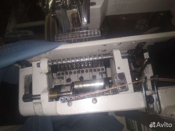 Поясная лампасная швейная машина Siruba