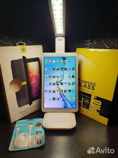 Samsung Galaxy Tab E SM-R561
