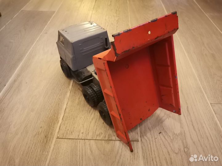 Детская игрушка Самосвал. СССР