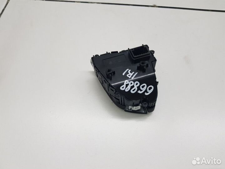 Блок кнопок на руль (правые) (Genesis G70)